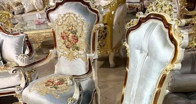 انواع رنگ طلایی برای چوب